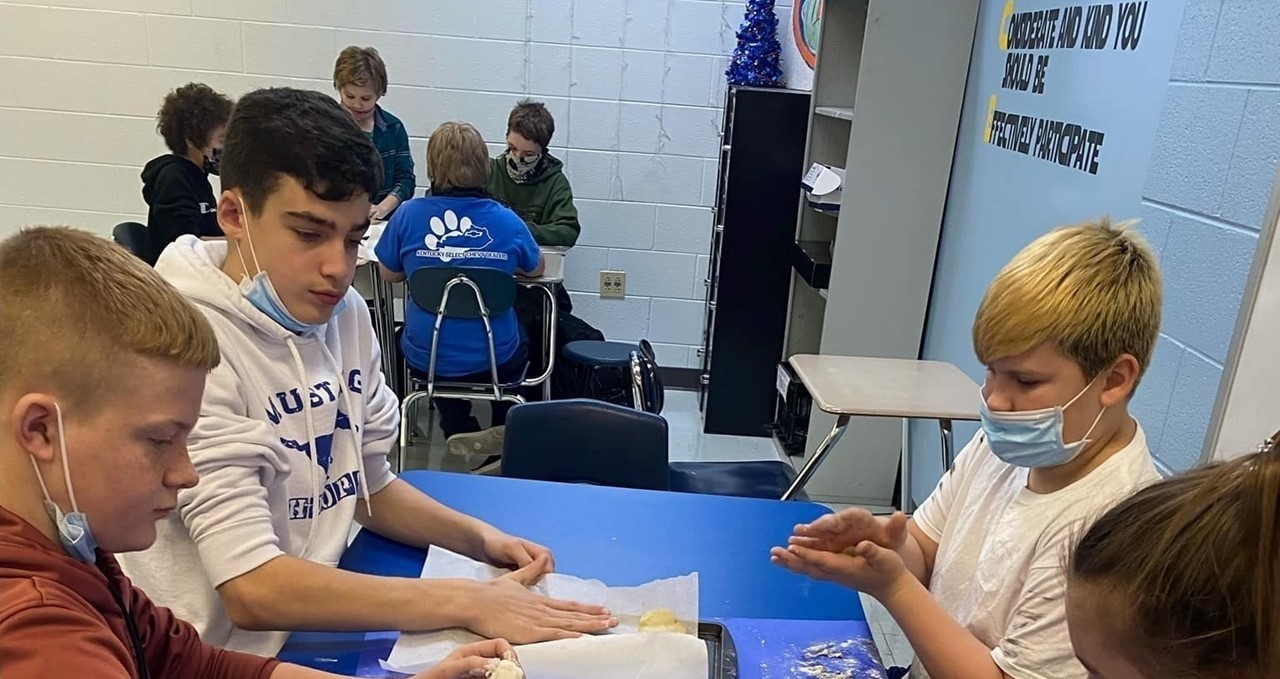 Anderson County Middle School Students making cookies